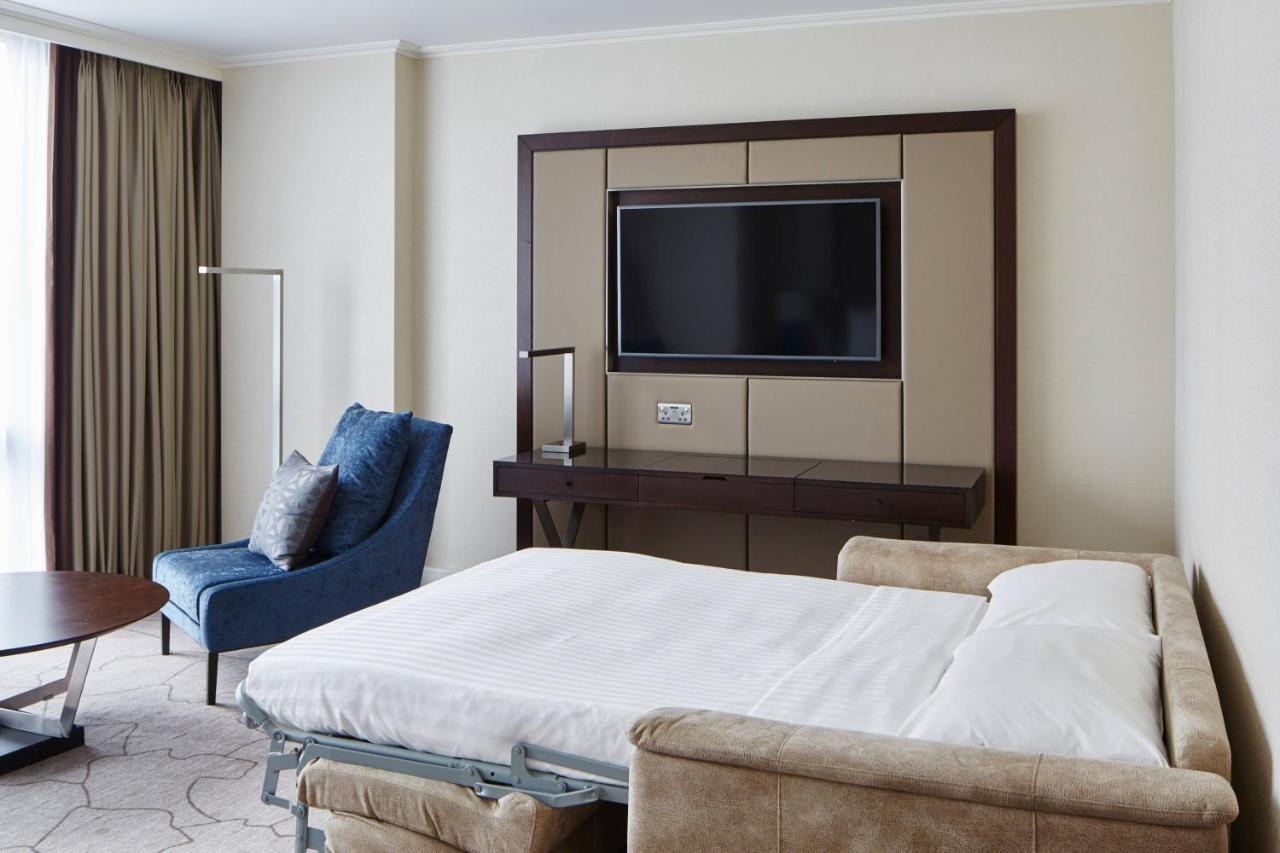 London Marriott Hotel Canary Wharf Londres Exterior foto A sofa bed