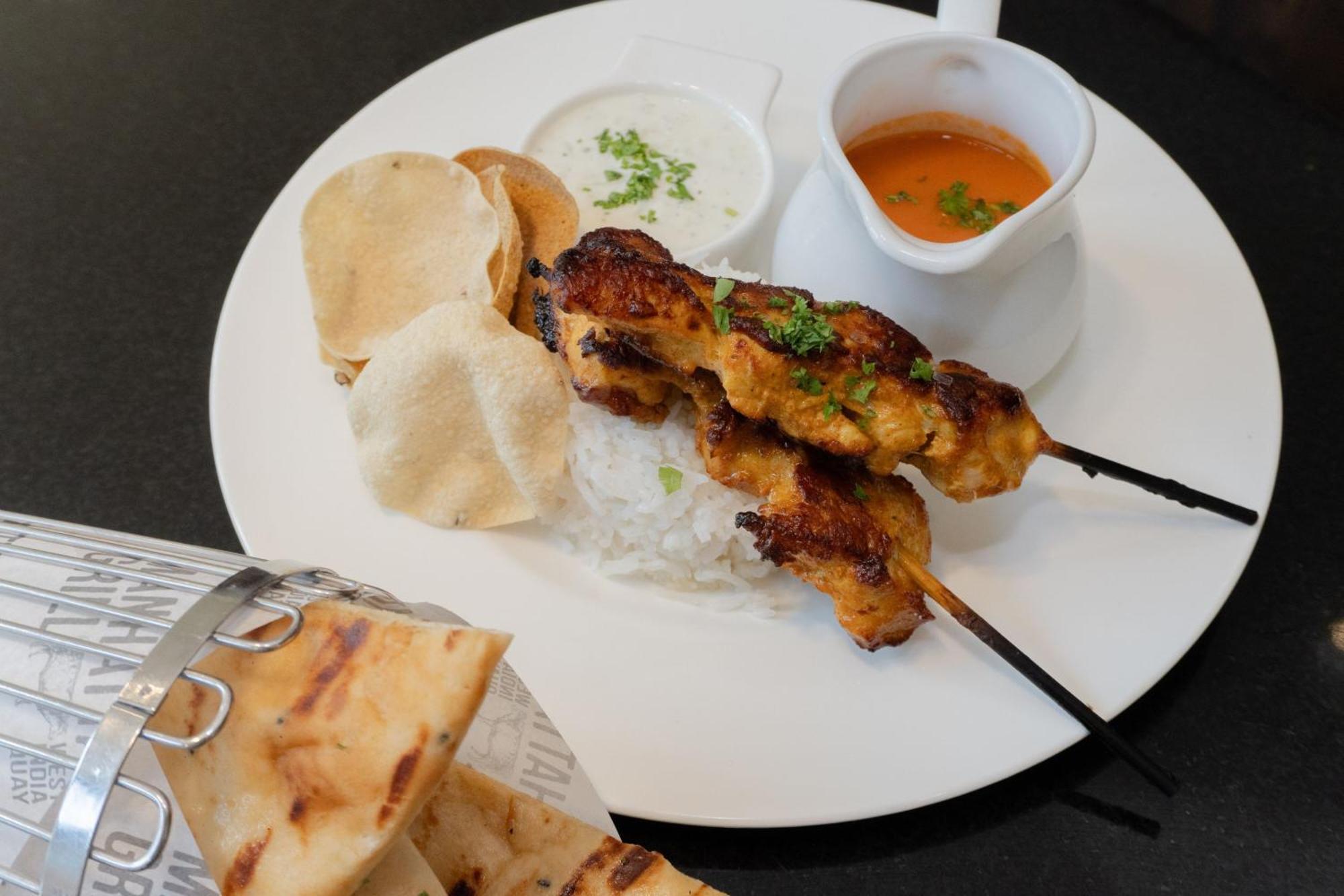 London Marriott Hotel Canary Wharf Londres Exterior foto Chicken satay
